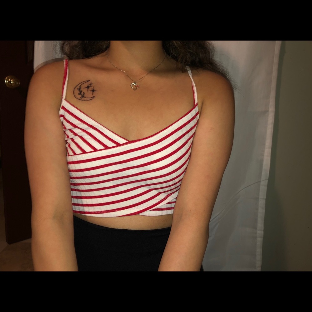 crop top - Picture 2 of 2